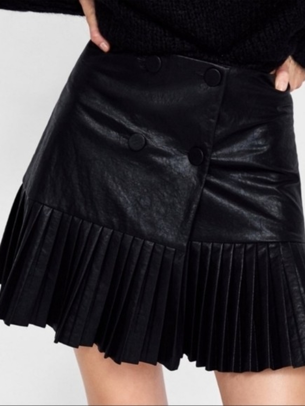 Zara Black Pleated Mini Skirt